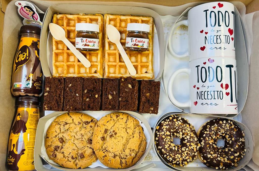 regalos-originales-desayunos-a-domicilio-en-madrid-en-toda-espana-desayunos-kubala-desayuno-amor-para-dos-1.jpg